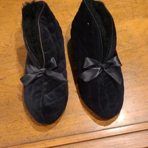 Womens slippers black NEW